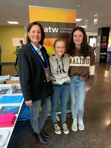 Swiss TecLadies @TecDay-TecNight in Sarnen - Beitrag von Laura und Fabrina Swiss TecLadies @TecDay-TecNight in Sarnen - Beitrag von Laura und Fabrina